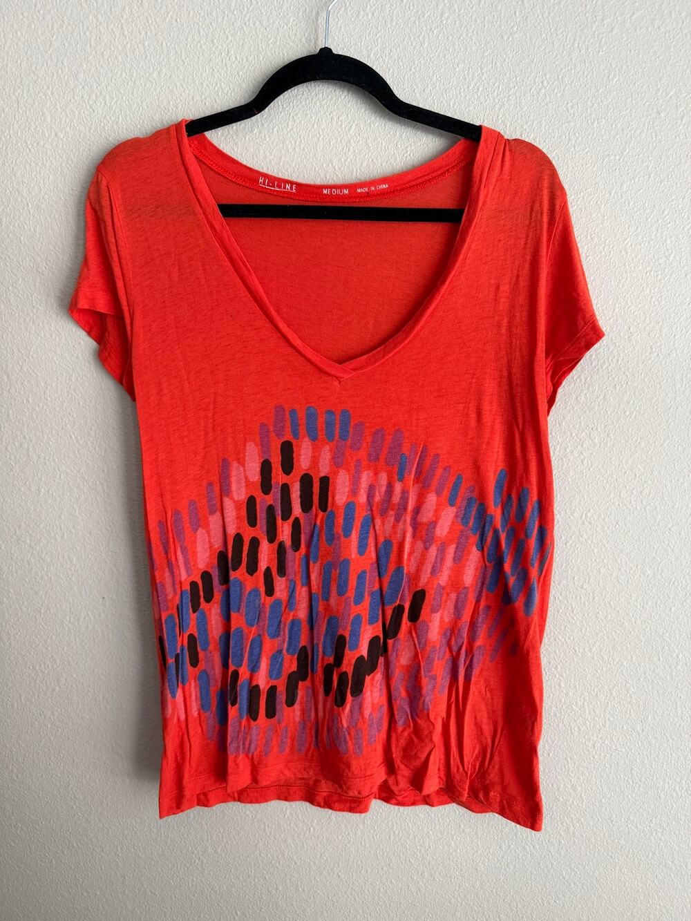 Hi-Line Womens Sz M Deep V Neck Tee Lightweight Cotton Blend Orange Brush Print